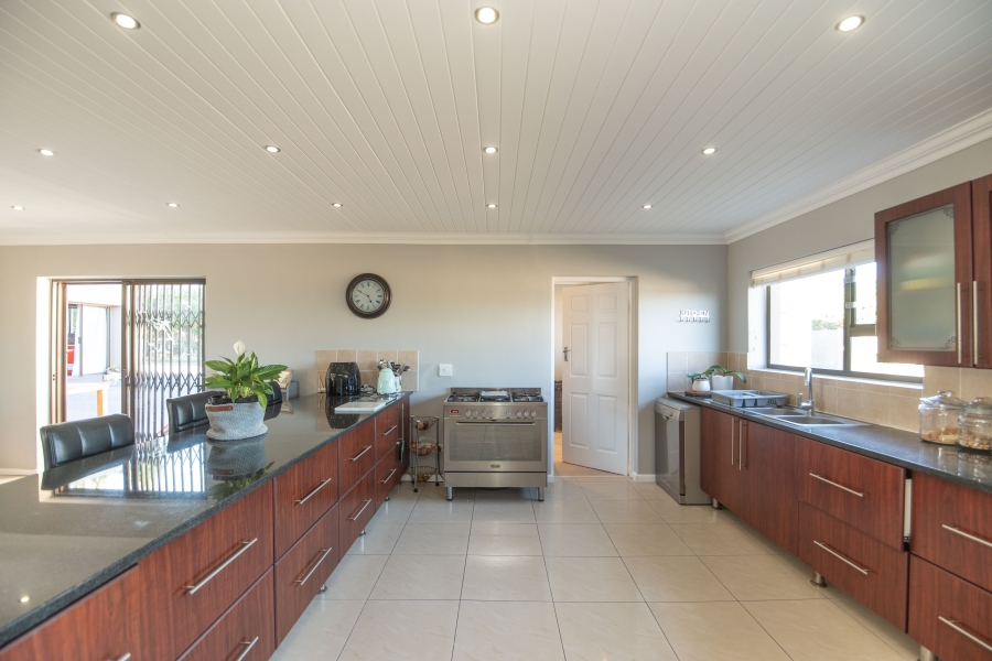 4 Bedroom Property for Sale in Clarendon Marine Eastern Cape